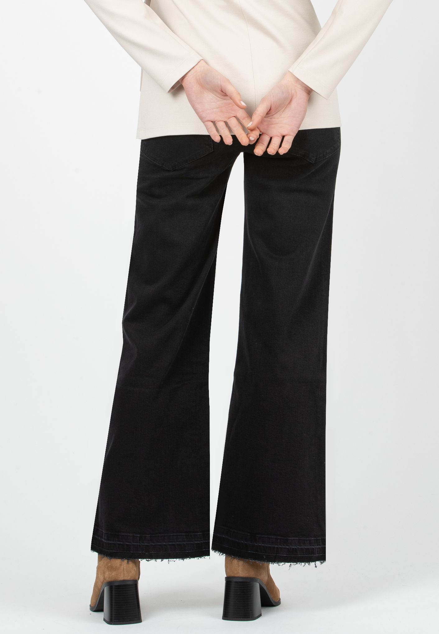 NOAH - Wide Leg Maternity Jeans in Black Denim with Fringed Hem (Nero)
