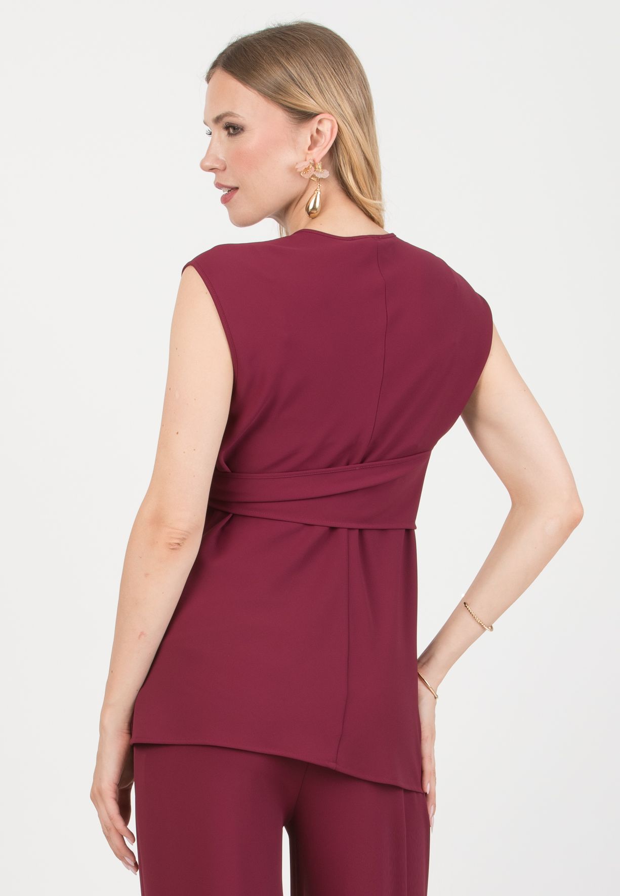 CLARISSA M – Maternity & Nursing Bias-Cut Top in Cady (Bordeaux)