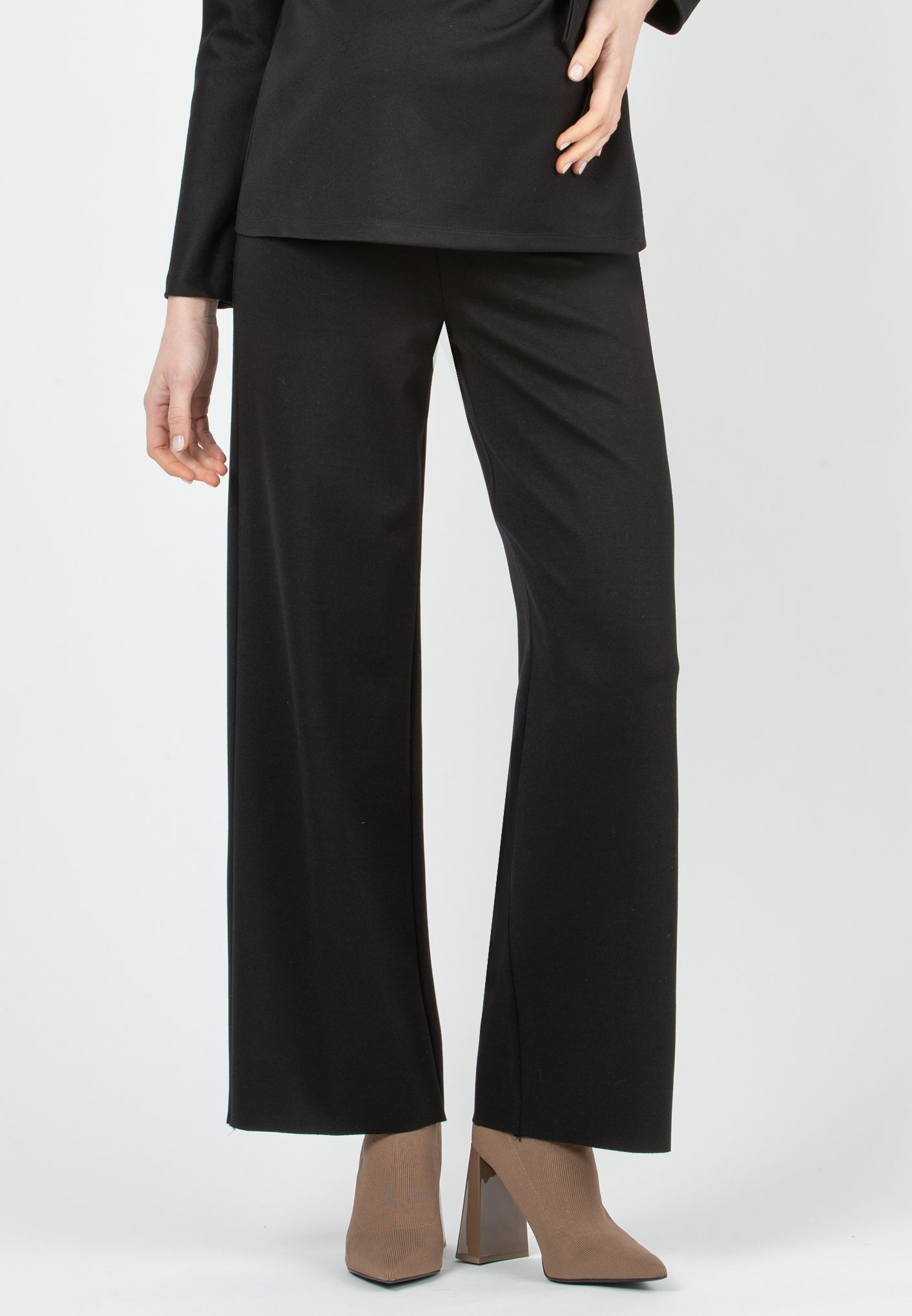 KIMBERLY - Maternity trousers in Diagonal Ponte Fabric (Nero)