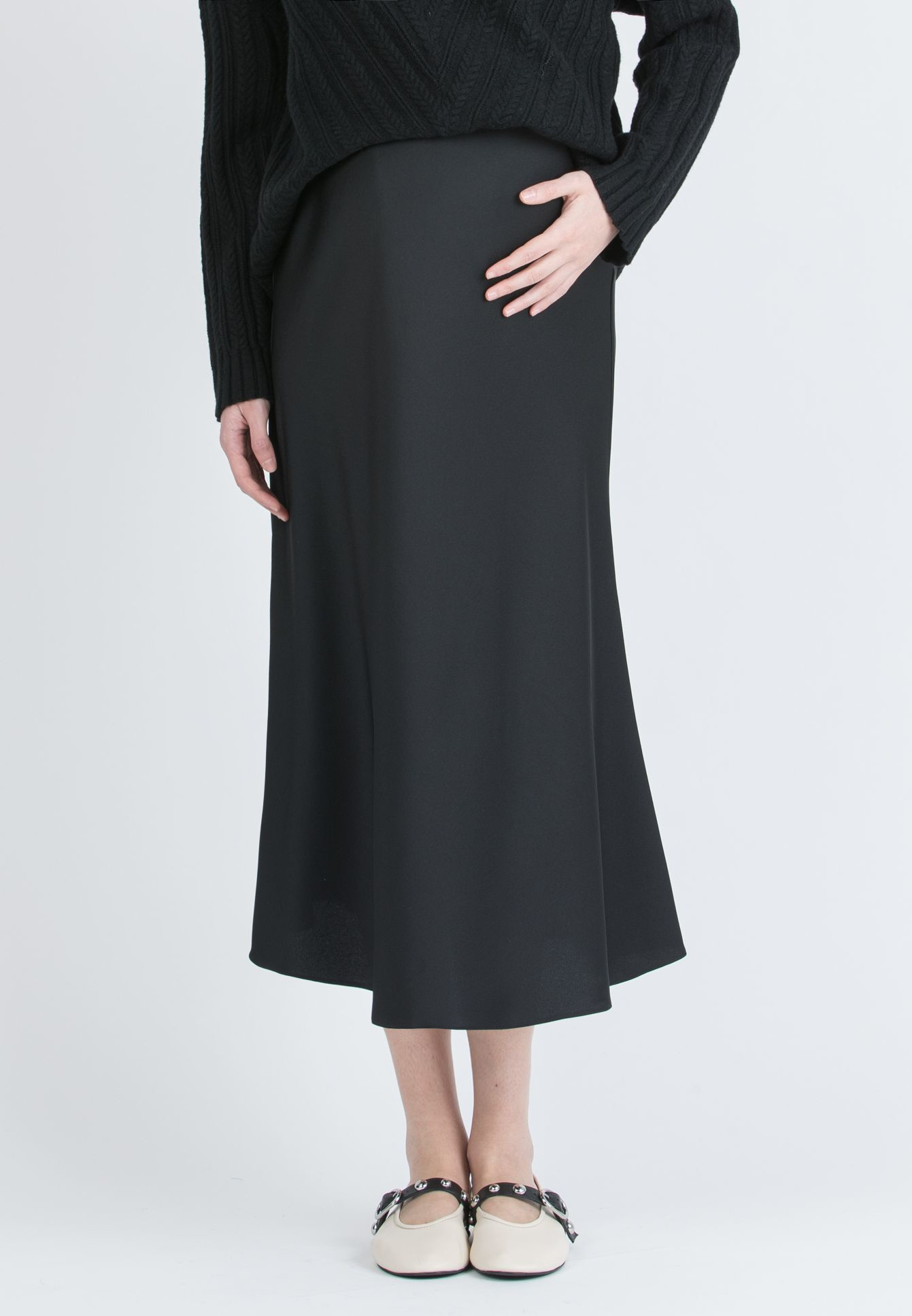 PIA – Flared Maternity Skirt in Satin (Nero)