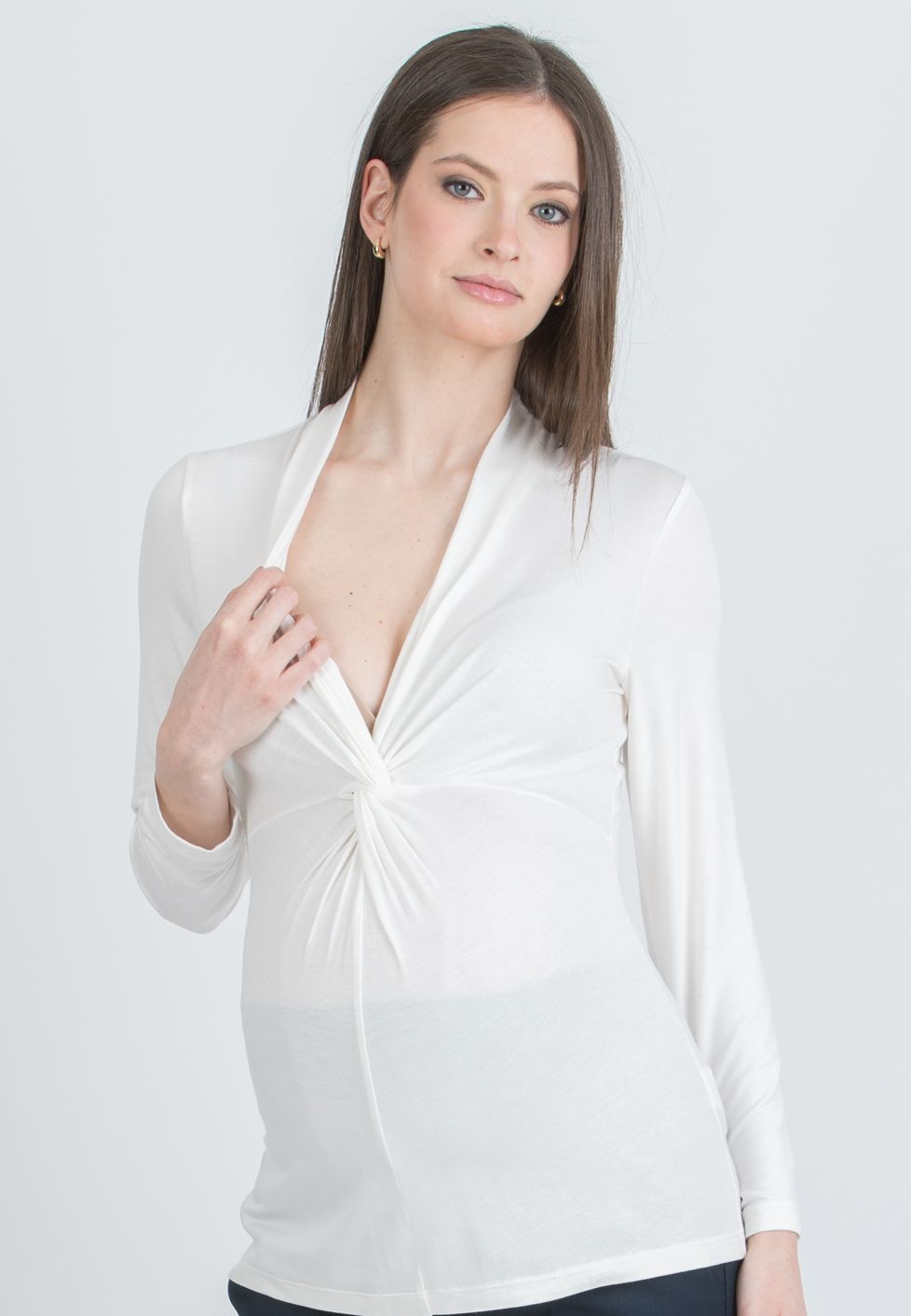 ISSA J – Maternity & Nursing Top in Stretch Viscose Jersey with Front Knot (Avorio)