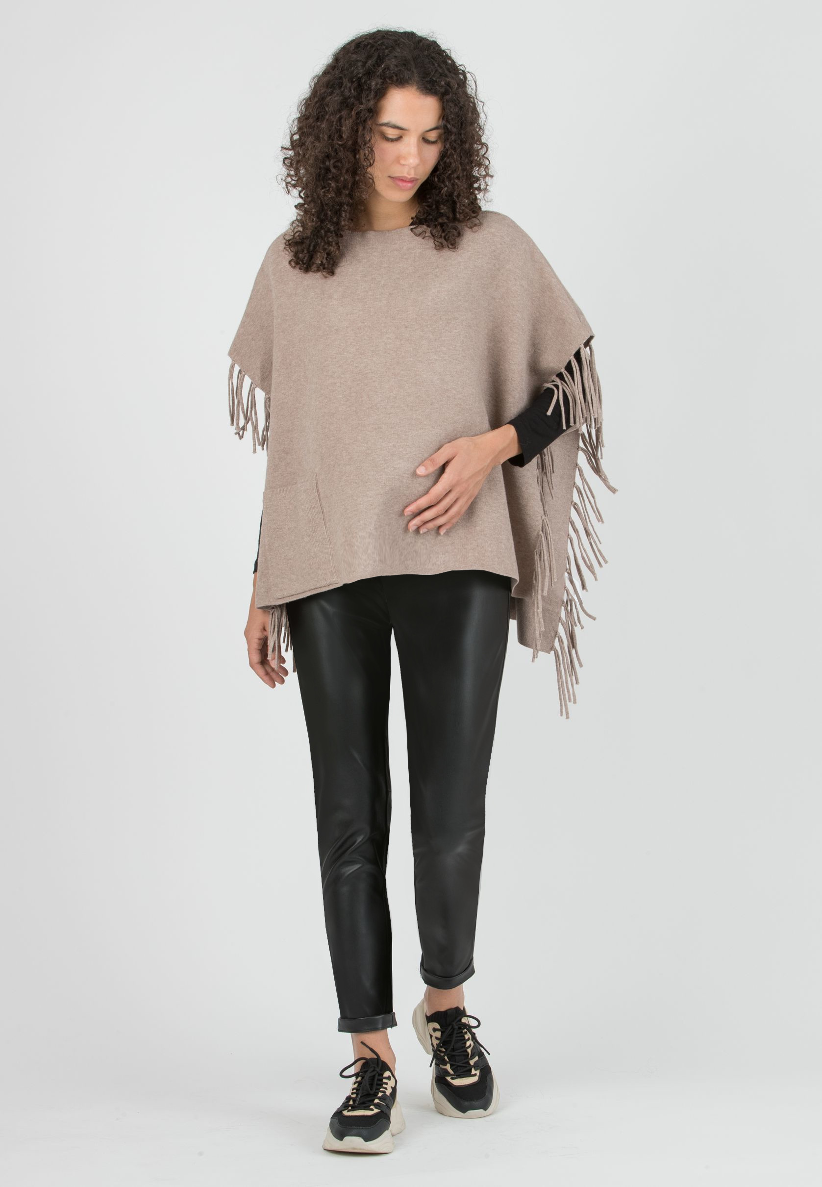 NICOLE - Fringed Maternity Cape (Iuta)